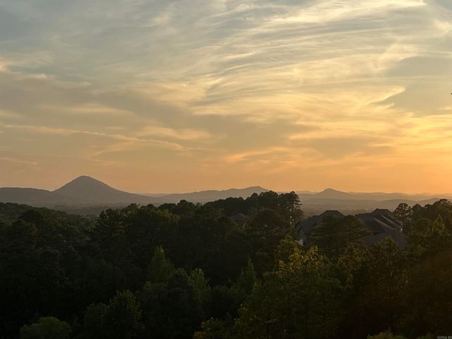 190 Majestic Circle, Maumelle, AR 72113