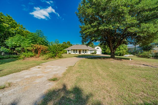 436 Cockrell Street, Eustace, TX 75124