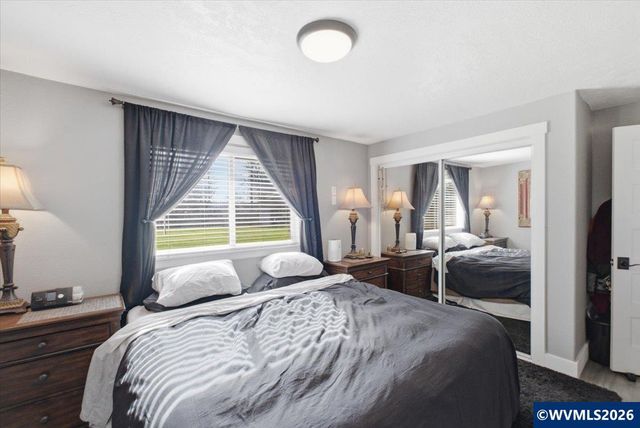 537 Hillview Dr, Lebanon, OR 97355