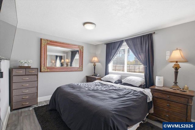 537 Hillview Dr, Lebanon, OR 97355