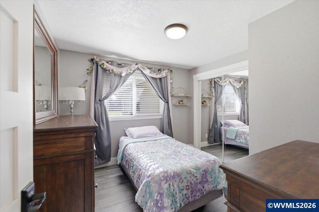 537 Hillview Dr, Lebanon, OR 97355