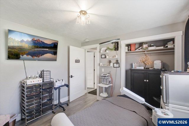 537 Hillview Dr, Lebanon, OR 97355