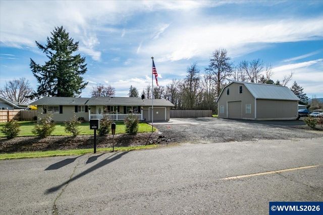 537 Hillview Dr, Lebanon, OR 97355