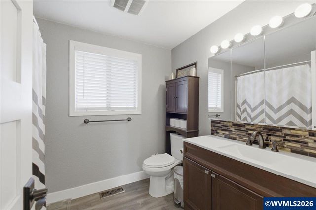 537 Hillview Dr, Lebanon, OR 97355