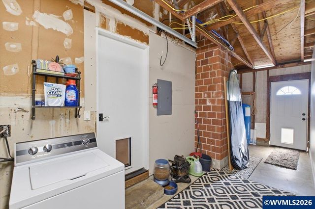 537 Hillview Dr, Lebanon, OR 97355