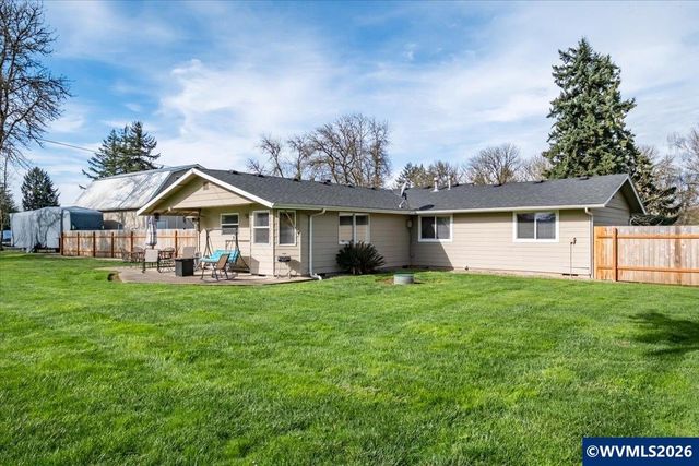 537 Hillview Dr, Lebanon, OR 97355