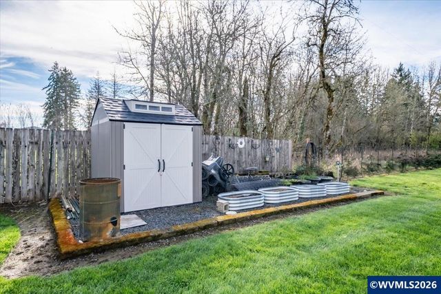 537 Hillview Dr, Lebanon, OR 97355