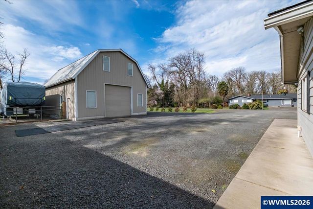 537 Hillview Dr, Lebanon, OR 97355