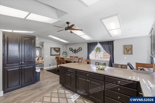 537 Hillview Dr, Lebanon, OR 97355