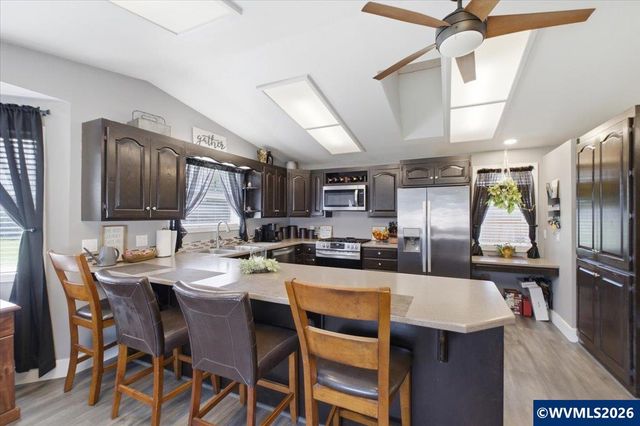 537 Hillview Dr, Lebanon, OR 97355