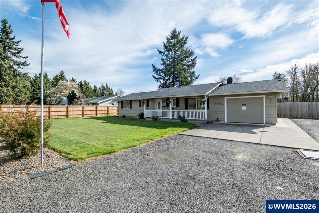 537 Hillview Dr, Lebanon, OR 97355