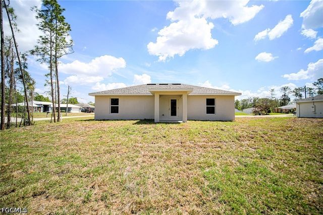 2009 Voss CT, Lehigh Acres, FL 33972