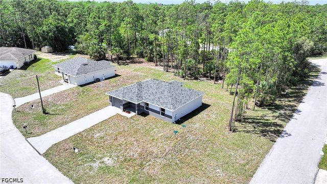 2009 Voss CT, Lehigh Acres, FL 33972