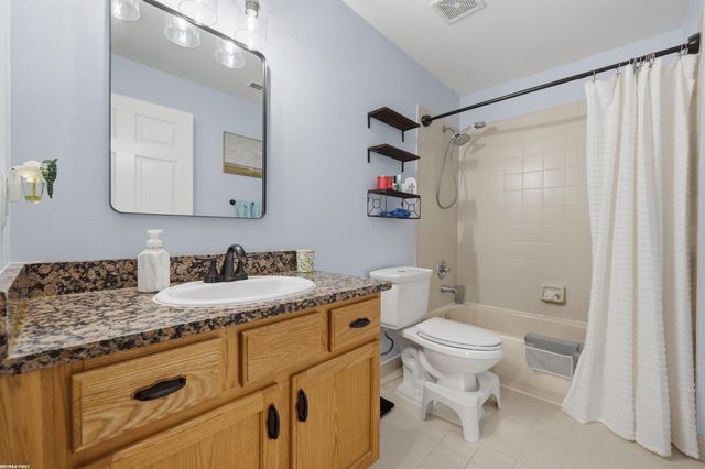 5687 Acorn Lane, Sterling Heights, MI 48314