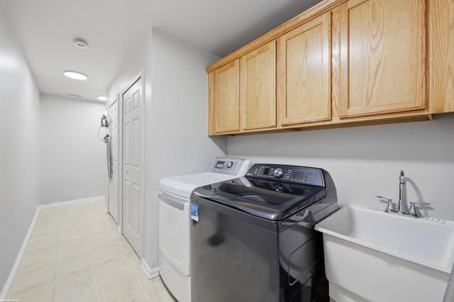 5687 Acorn Lane, Sterling Heights, MI 48314