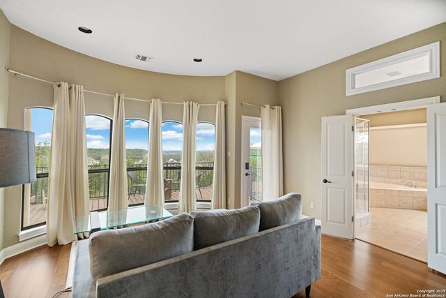 26039 Echo Mtn, San Antonio, TX 78260