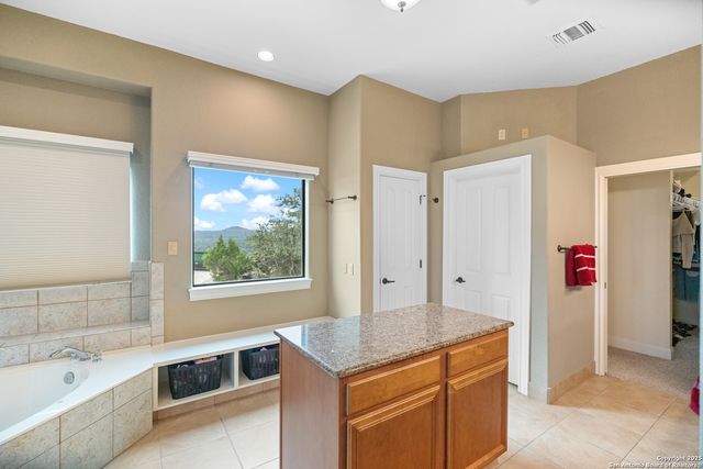 26039 Echo Mtn, San Antonio, TX 78260