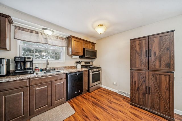 4310 Paradise Dr, West Deer, PA 15044