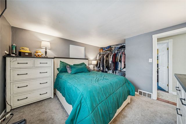 4310 Paradise Dr, West Deer, PA 15044