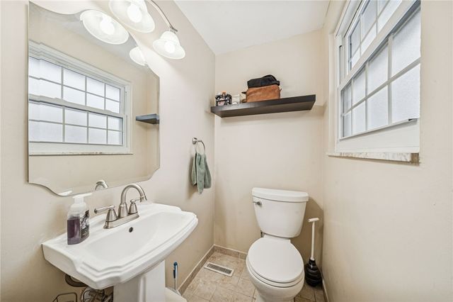 4310 Paradise Dr, West Deer, PA 15044