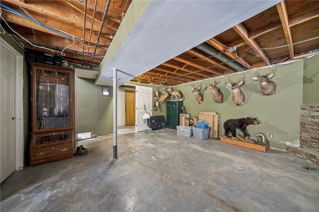 4310 Paradise Dr, West Deer, PA 15044