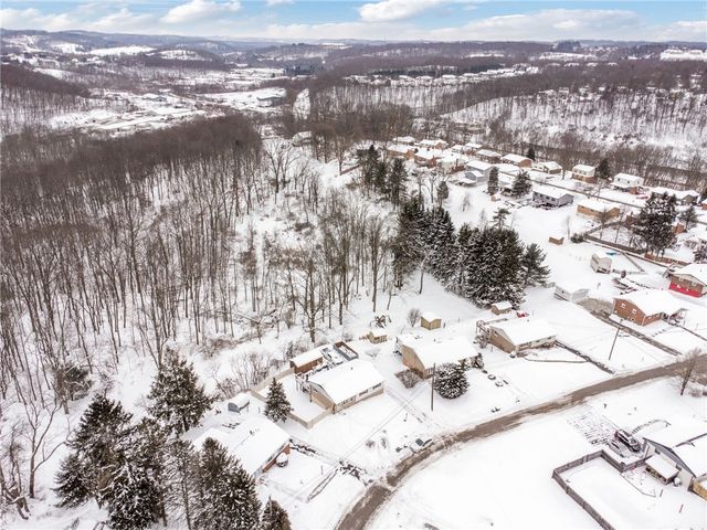 4310 Paradise Dr, West Deer, PA 15044