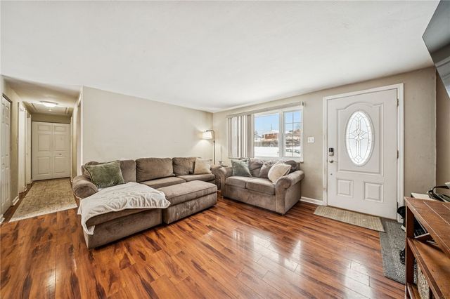 4310 Paradise Dr, West Deer, PA 15044