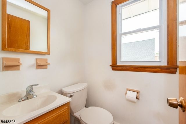 27 Spencer Ave, Clifton City, NJ 07013