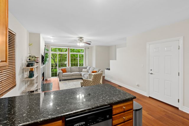2206 W MONROE Street 2, Chicago, IL 60612