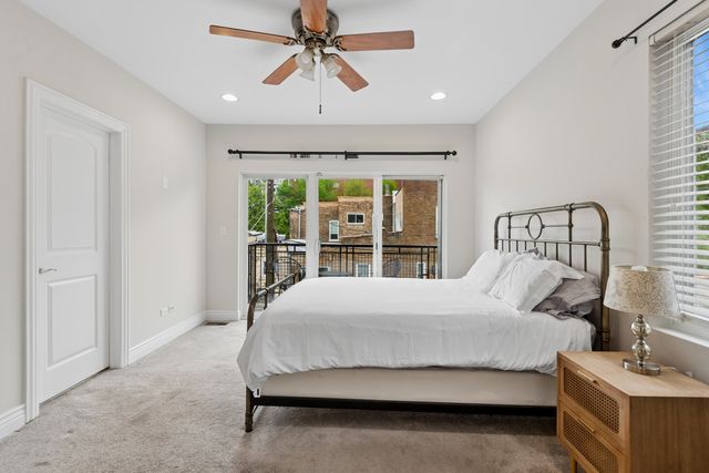 2206 W MONROE Street 2, Chicago, IL 60612