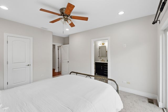 2206 W MONROE Street 2, Chicago, IL 60612