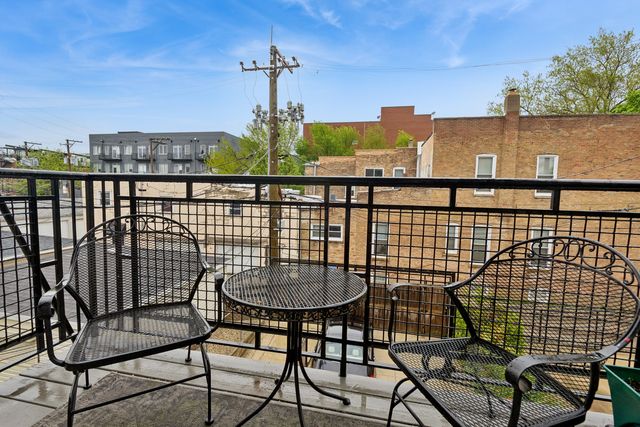 2206 W MONROE Street 2, Chicago, IL 60612