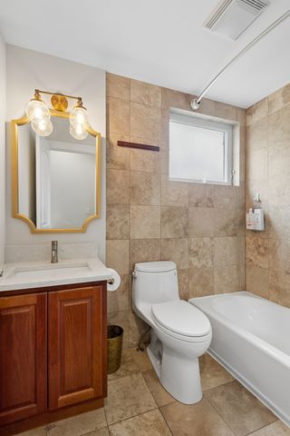 2206 W MONROE Street 2, Chicago, IL 60612