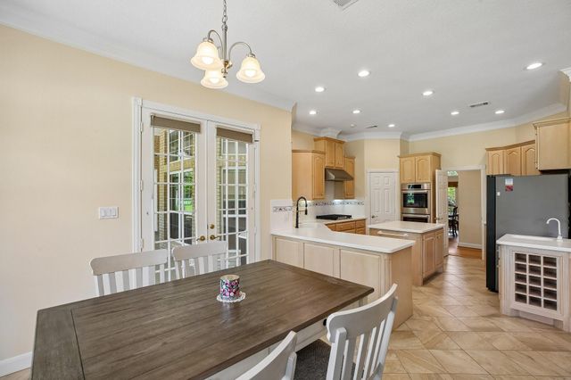 118 Waterfront Drive, Montgomery, TX 77356