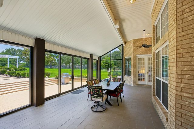 118 Waterfront Drive, Montgomery, TX 77356