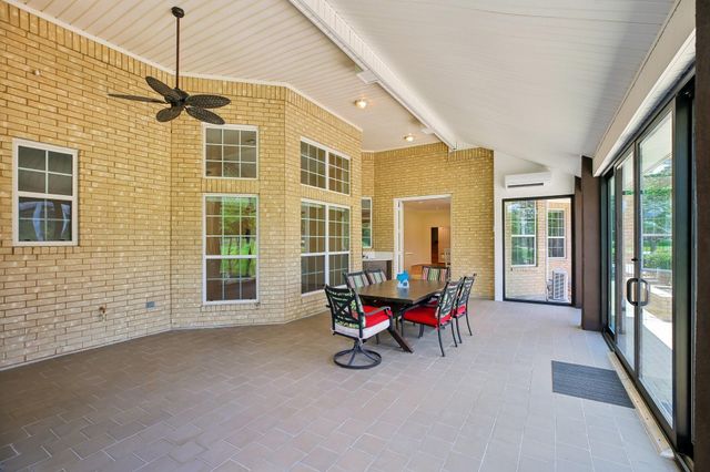 118 Waterfront Drive, Montgomery, TX 77356