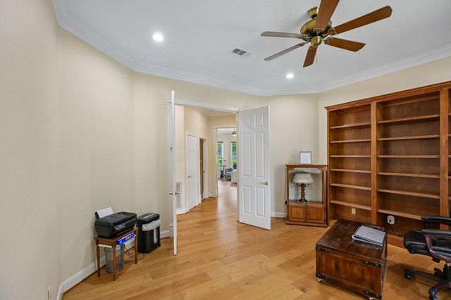 118 Waterfront Drive, Montgomery, TX 77356