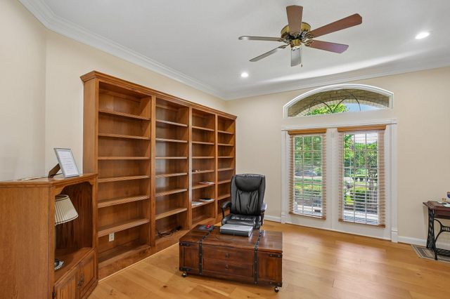 118 Waterfront Drive, Montgomery, TX 77356