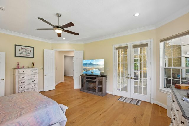 118 Waterfront Drive, Montgomery, TX 77356
