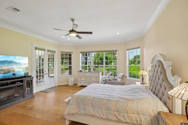 118 Waterfront Drive, Montgomery, TX 77356