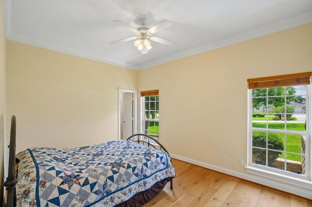 118 Waterfront Drive, Montgomery, TX 77356