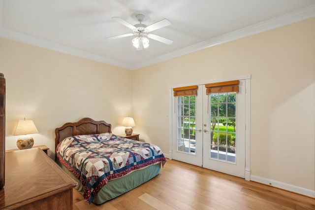 118 Waterfront Drive, Montgomery, TX 77356