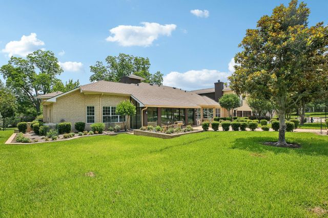 118 Waterfront Drive, Montgomery, TX 77356