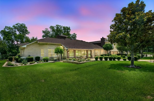 118 Waterfront Drive, Montgomery, TX 77356