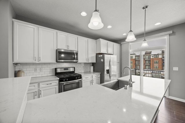 4375 Corn Silk Court, Woodbury, MN 55129