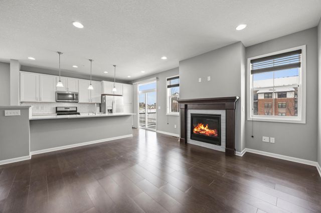 4375 Corn Silk Court, Woodbury, MN 55129