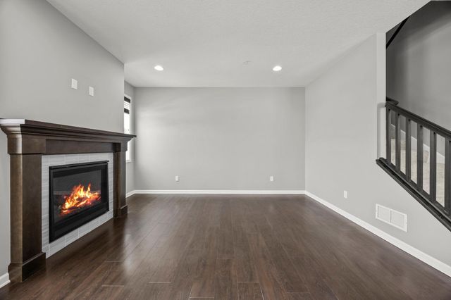 4375 Corn Silk Court, Woodbury, MN 55129