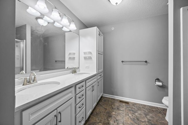 4375 Corn Silk Court, Woodbury, MN 55129