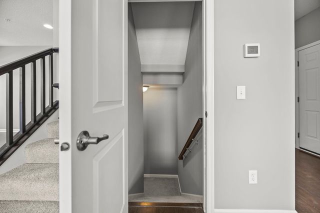 4375 Corn Silk Court, Woodbury, MN 55129