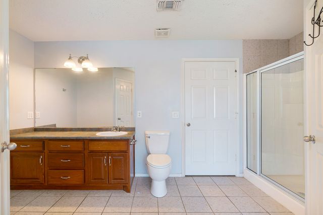 140 SE 49th Street, Paris, TX 75462